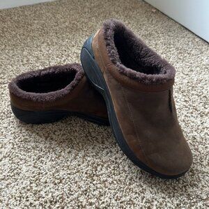 Merrell Performance Footwear WMN 6.5 Chocolate Brown Suede Fleece Lined Clogs